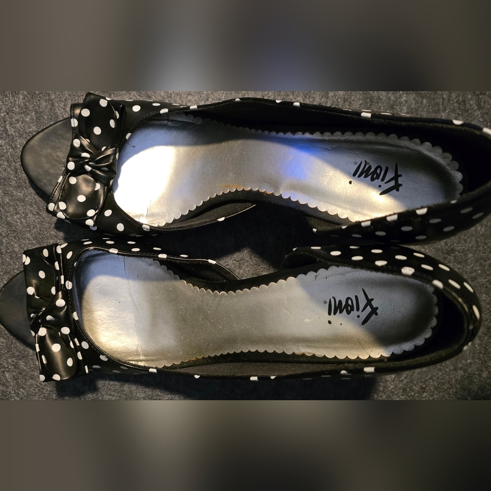 Cute Bowtie Fioni Heels (12W) - Picture 3 of 5